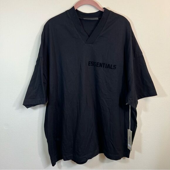 Essentials Fear of God Black Shirt V-Neck Men’s Medium NWT - Picture 1 of 12